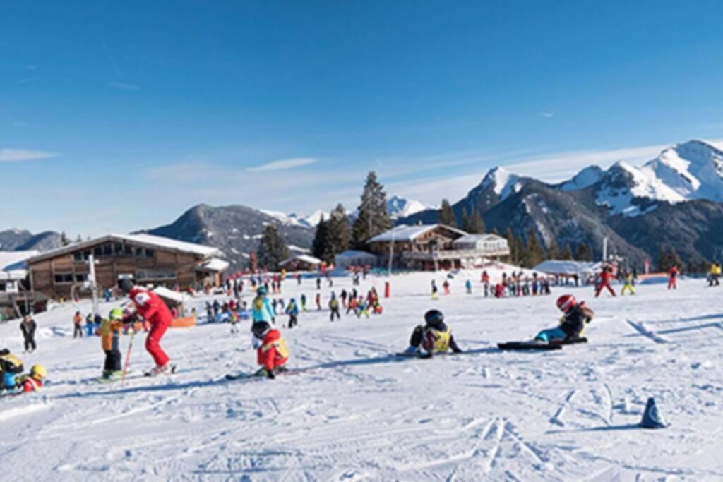 Le Relai S31 - Grand et lumineux studio avec coin montagne 4-6 pers, tout équipé, avec WIFI, à 30m des pistes avec un grand balcon, DRAPS NON COMPRIS Saint-Jean-dʼAulps Exterior foto